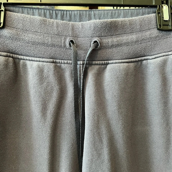 Lululemon women’s Warm Down jogger II size 6 - Picture 2 of 11